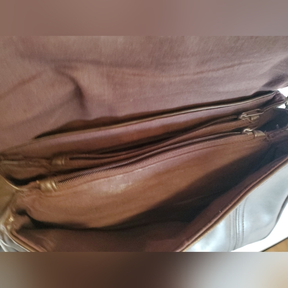 J.G. Hook Vintage Brown Crossbody Bag - Picture 6 of 14